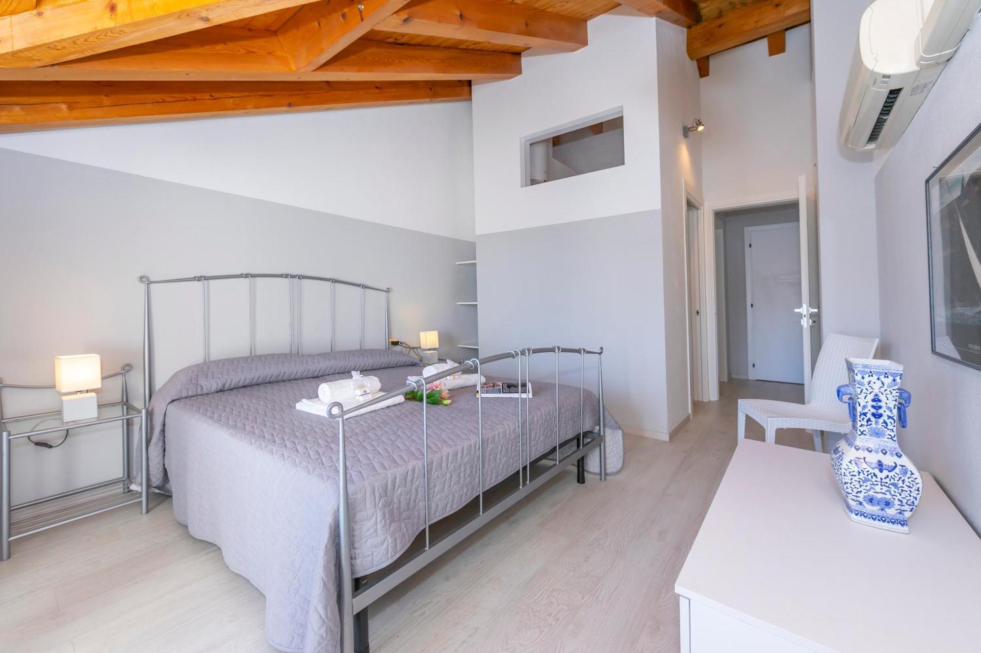 Blu Lake Apartment On Ghiffa Beach - Happy Rentals Exterior photo